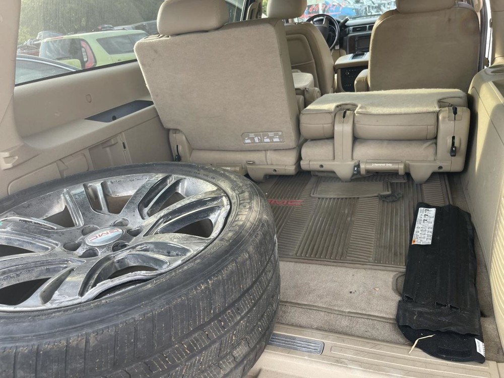 Sun Visor Left Driver Illuminated Fits 07-14 ESCALADE 978740