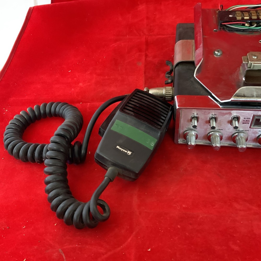 Royce CB 609 - 40 Channel Base Transceiver & Mic With Bracket Power? Untested