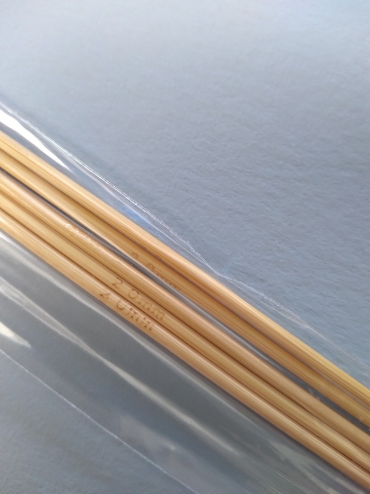BAMBOO DOUBLE POINTED KNITTING NEEDLES (5 per pack) - 13cm x 2mm