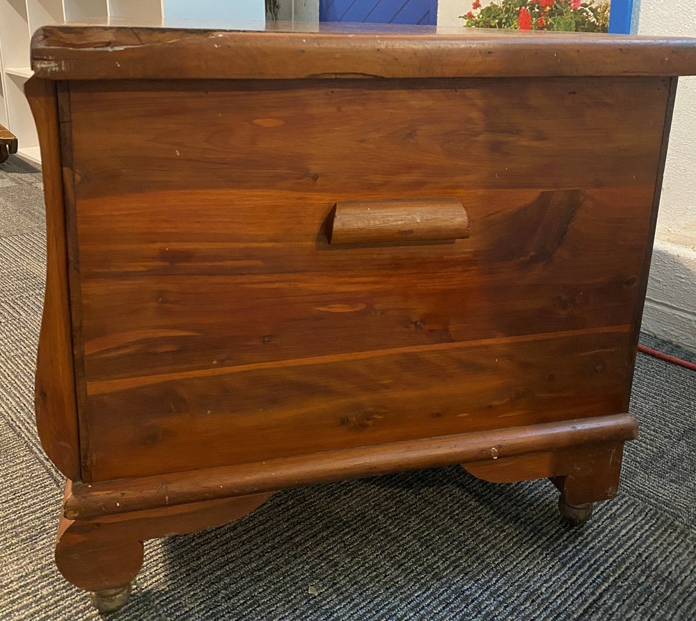 46" x 21" Large Vintage SOLID CEDAR Hope Blanket Trunk Chest COPPER TRIM & STUDS