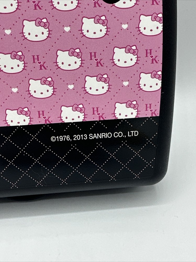 Tupperware Hello Kitty Bowtastic 2013 Sanrio Sandwich Keeper