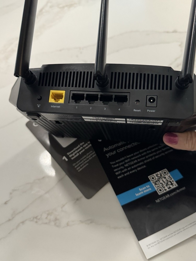 NETGEAR ARMOR ROUTER