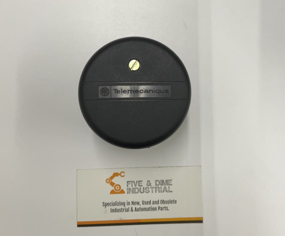 Telemecanique XVAC211 28045 Stack Light Base Cap (GR167)