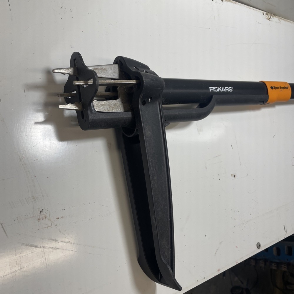 ⚡️Fiskars 4-Claw Stand Up Weed Puller Tool with 39" Ergonomic Handle