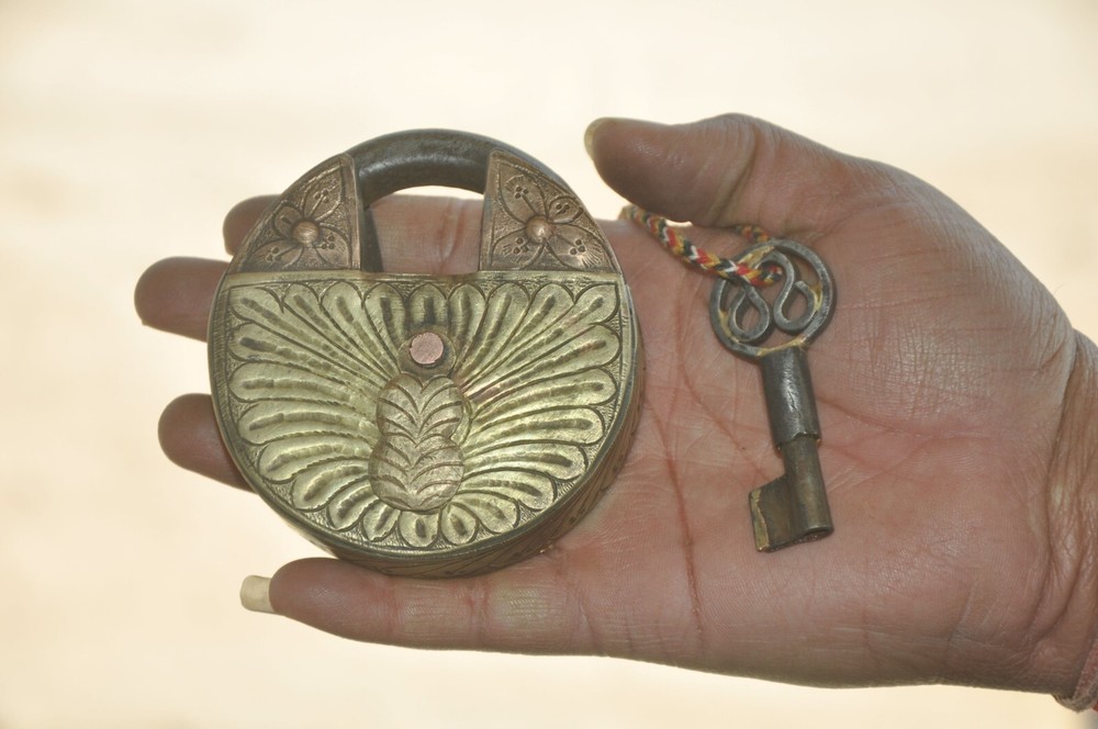 Vintage Iron Round Engraved Handcrafted Brass Fitted Solid Padlock