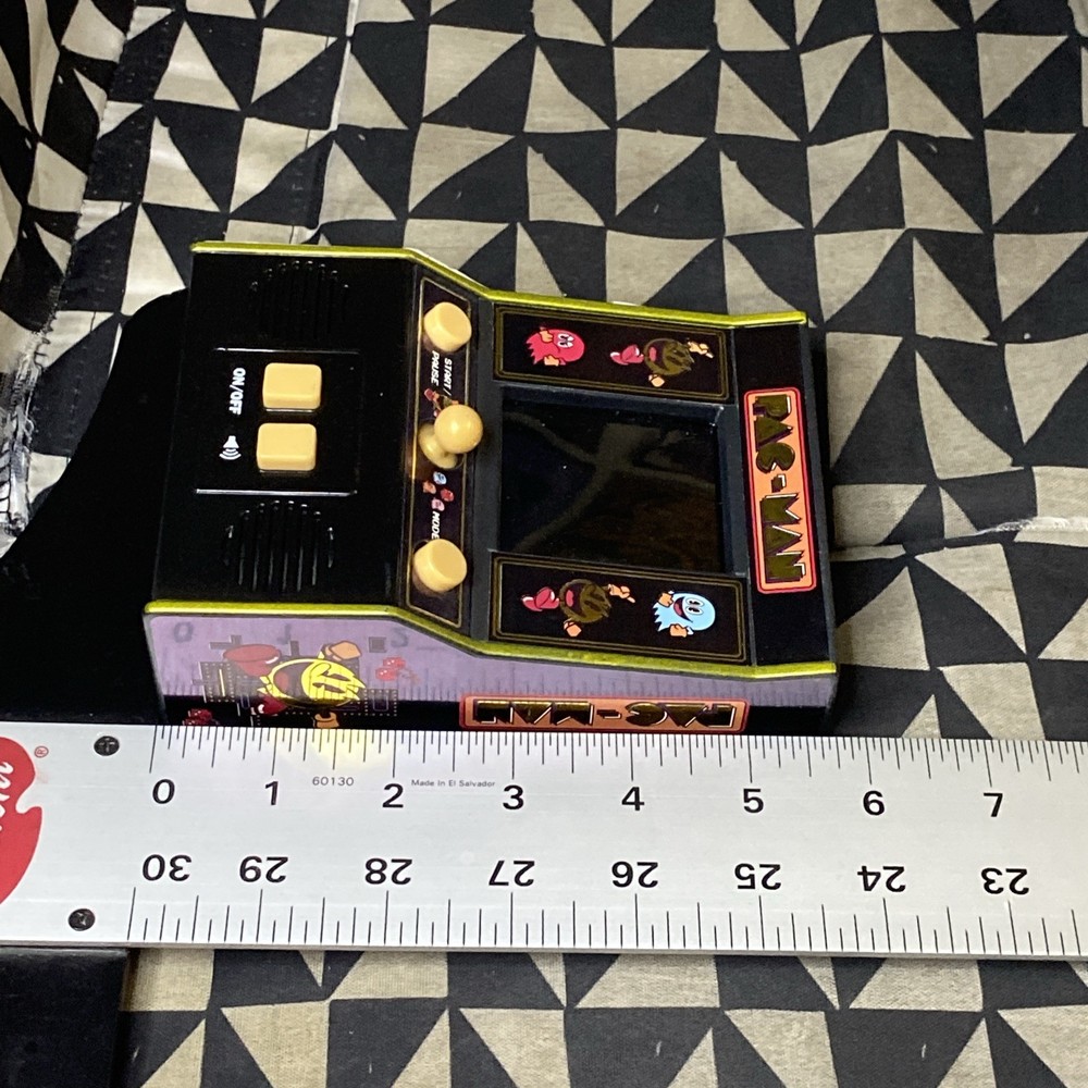 Arcade Classics, Pac-Man Color LCD Retro Mini Arcade Game Basic Fun Gold Variant