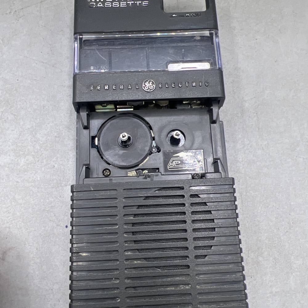 GE VINTAGE MICRO CASSETTE RECORDER See Description Rare