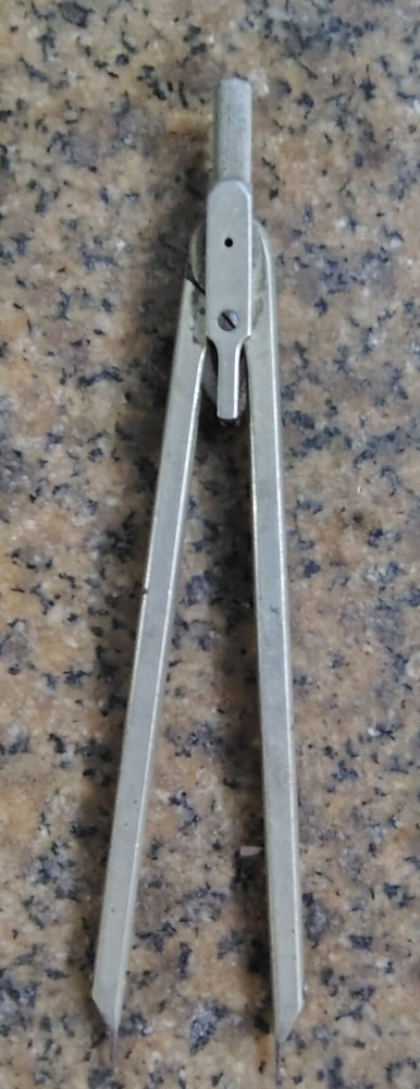 🗽VINTAGE DIVIDER 8"