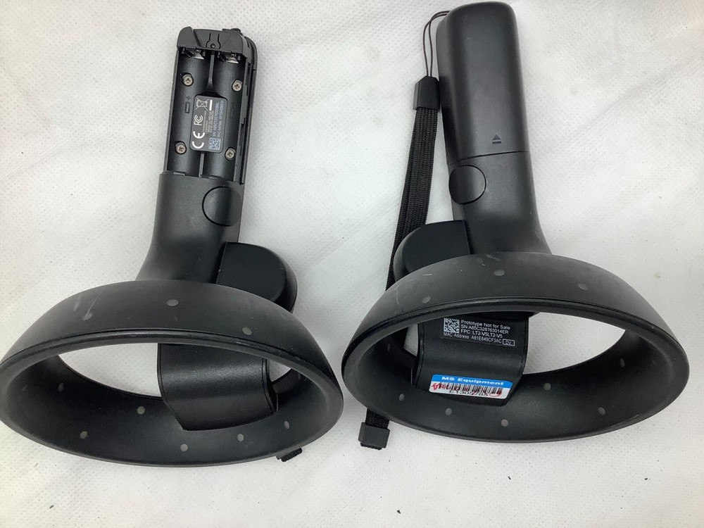 Microsoft Virtual Reality VR Controller Knuckle A85-CyK Left+Righ Tested