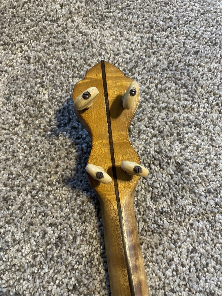 Wurlitzer 4 String Tenor Banjo. Hubcap Back