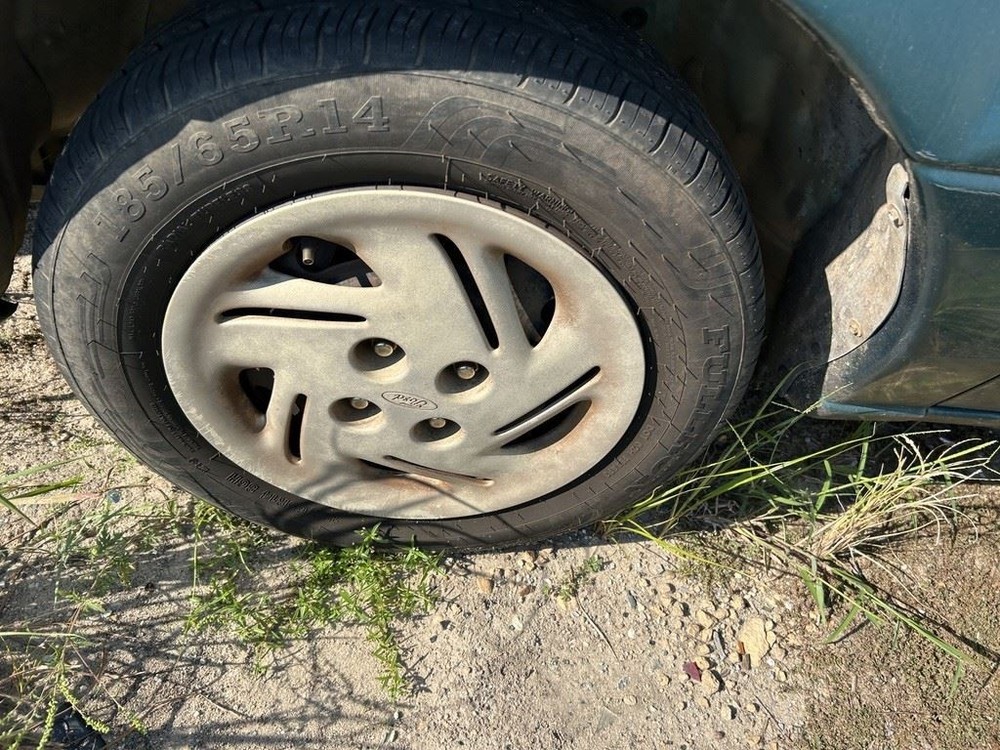 Engine ECM Electronic Control Module Below Center Dash Fits 97 99 ESCORT