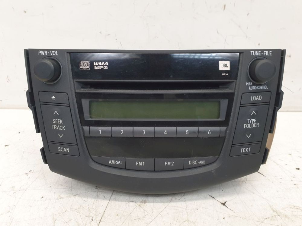 Radio/CD-changer-combination this radio mandatory one code, code not