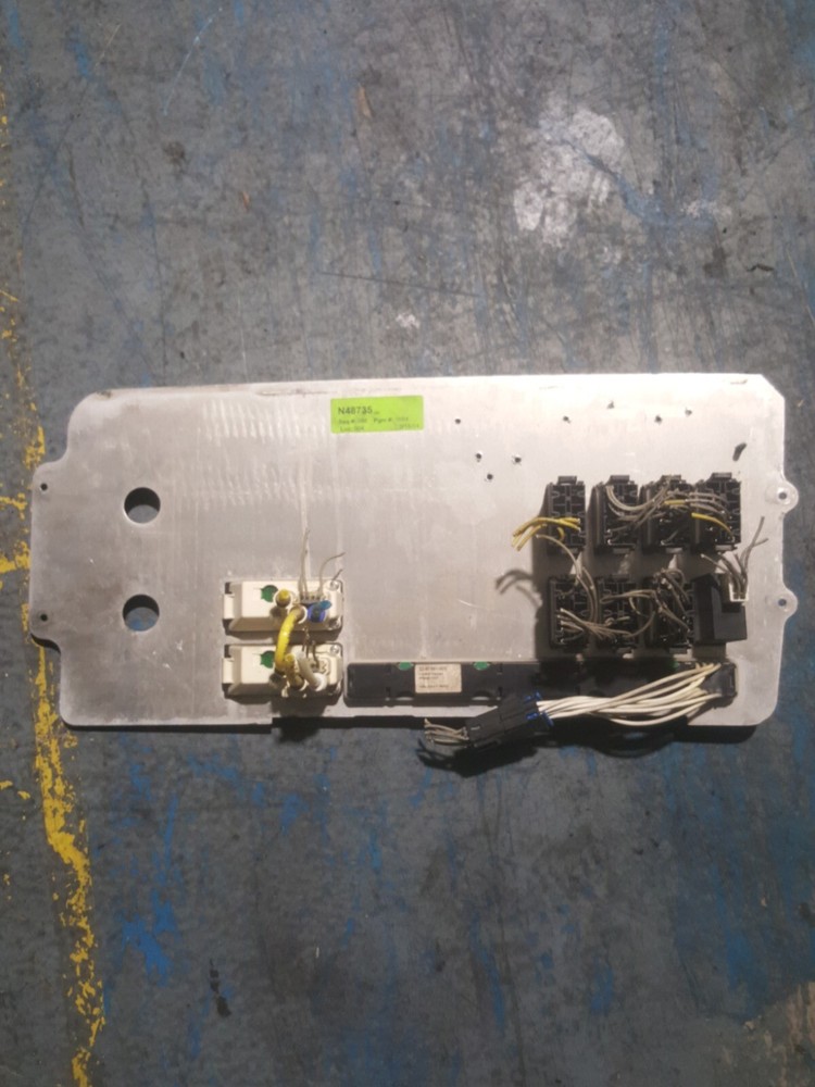 FREIGHTLINER DASHBOARD PANEL CLUSTER A06-40924-000 / N48735