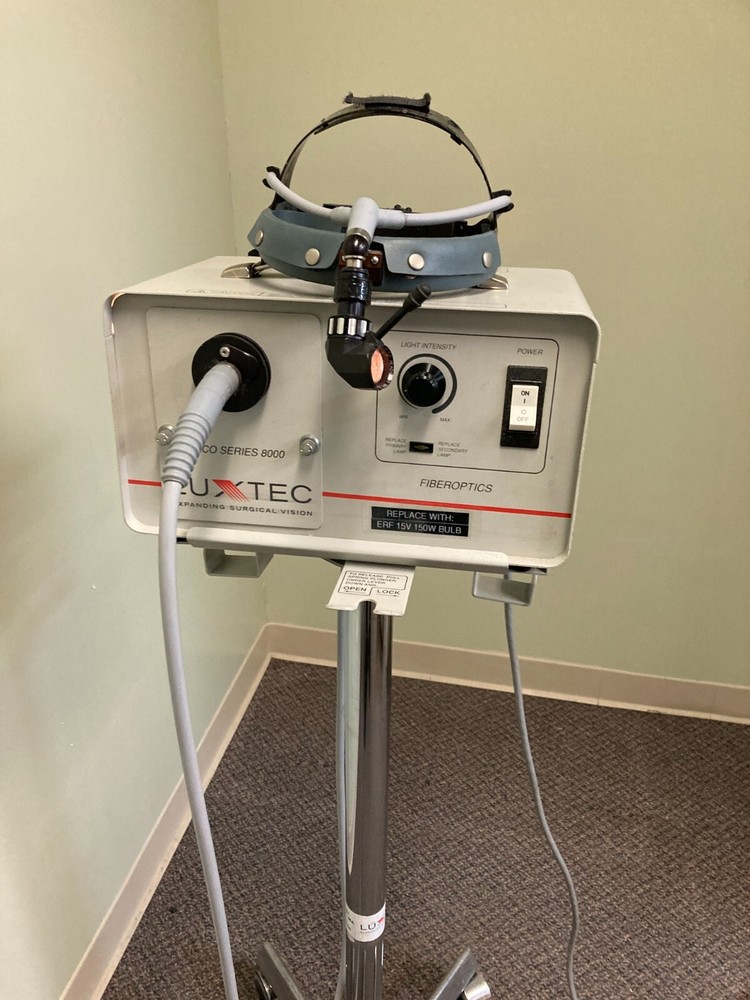 LUXTEC FIBEROPTICS ACO Series 8000 Light Source & Head Lamp Light Source
