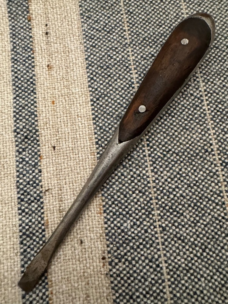 Perfect Handle Old Split Wood Screwdriver - Small - Unmarked Old