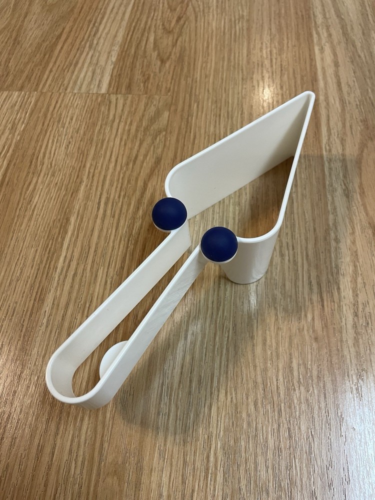Tupperware Piece O Pie Slicer Cutter Server 2872A Blue & White