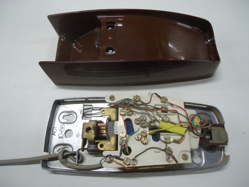 Trimline Phone Wallmount Base Brown Western Electric Bell System 12-73. Untested