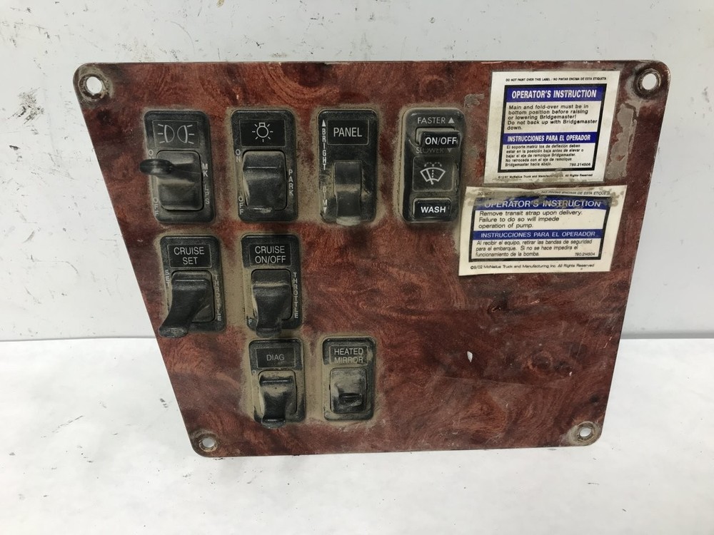 International 5500I SWITCH Dash Panel - Used