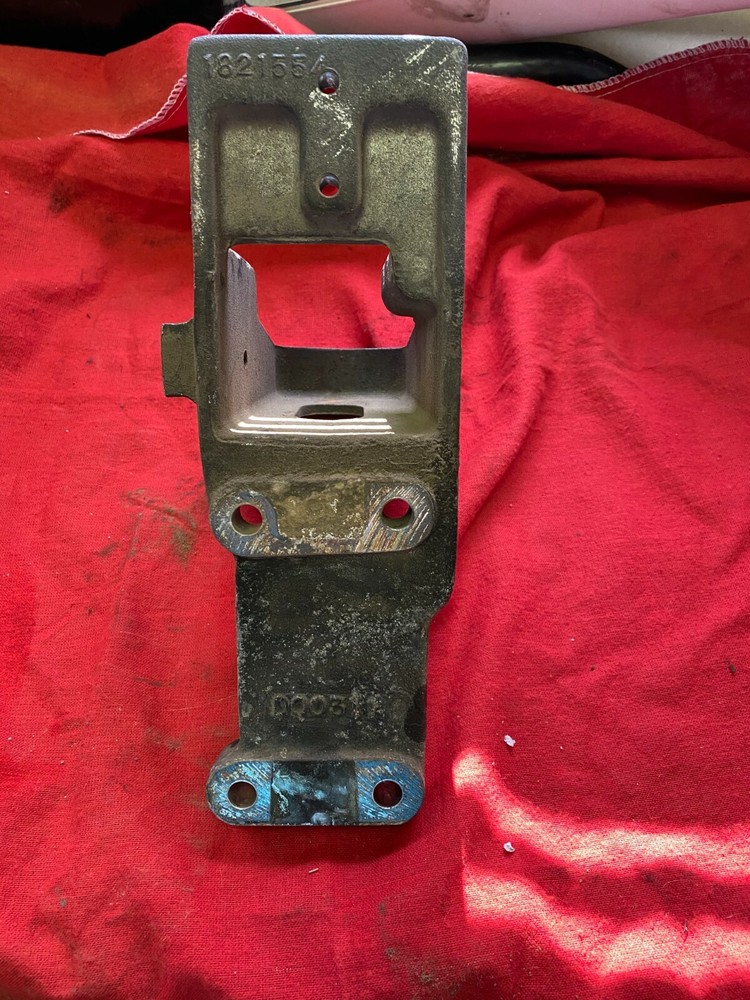 PACCAR Motor Mount Bracket 1821554
