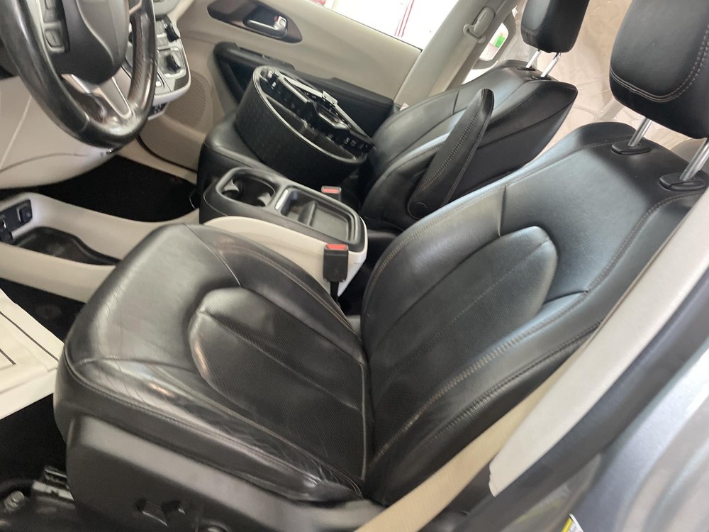Used Floor Jack fits: 2019 Chrysler Pacifica Grade A