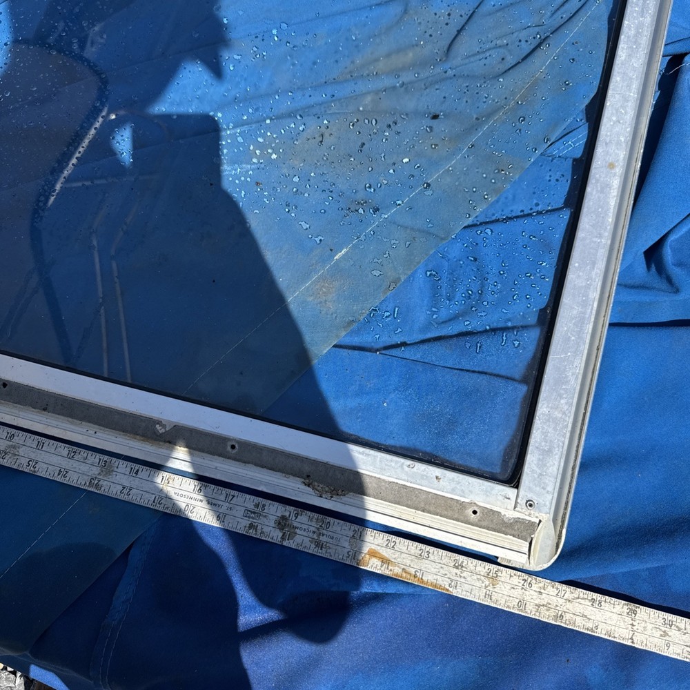 Bayliner Capri Windshield Window Glass