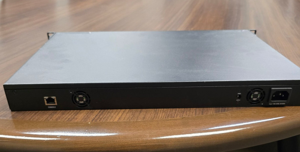 Ubiquiti Networks (ES-48-LITE) Rack-Mountable Network Device