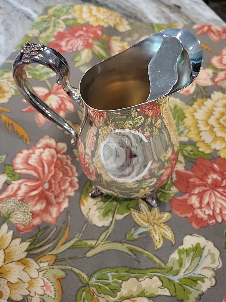 Wm Rogers Silverplate Ice Water Pitcher 1117
