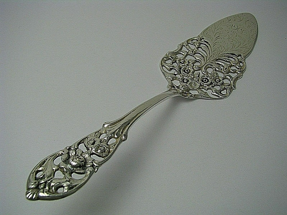 SILVER PIE SERVER CAKE SERVER 800 Silver Floral Pattern Hazorfim Israel ca1960s