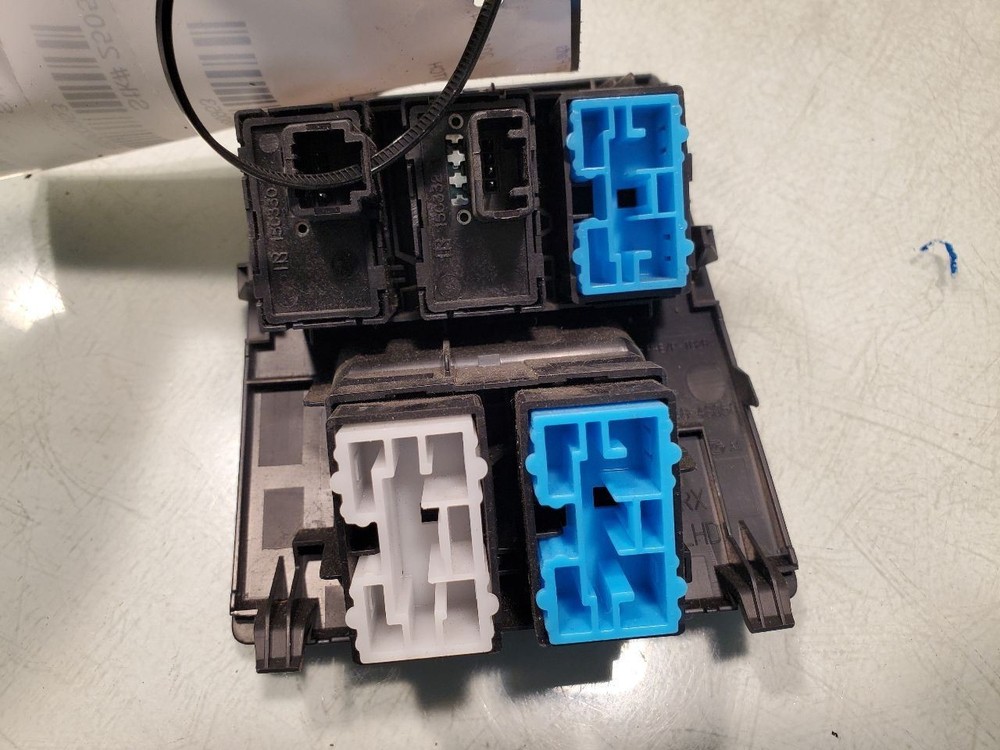 RX450H 2012 Dash Bezel / FUEL AND TAILGATE SWITCH