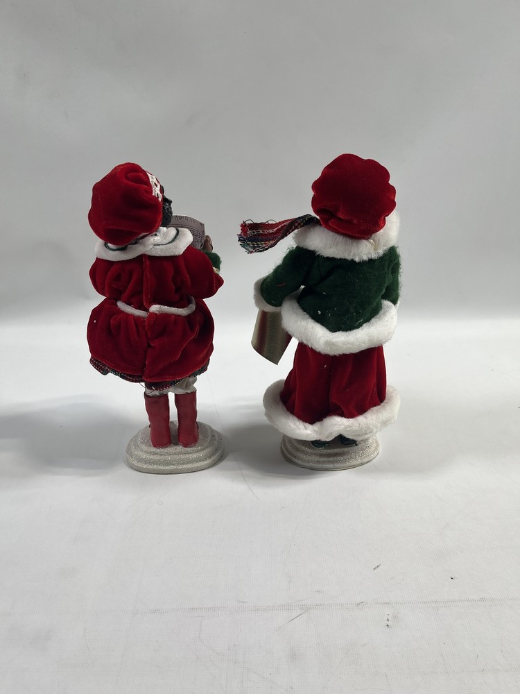 Christmas Caroling Figurine Set EUC
