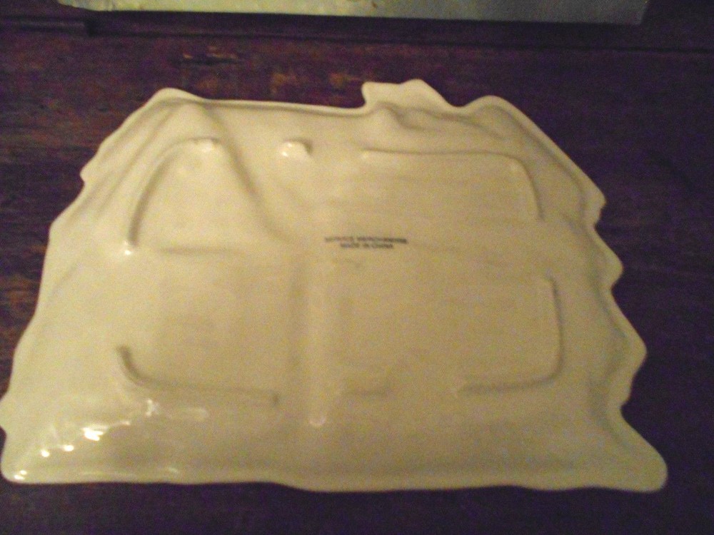 HOLLY TREE CHRISTMAS LOG CABIN PLATTER