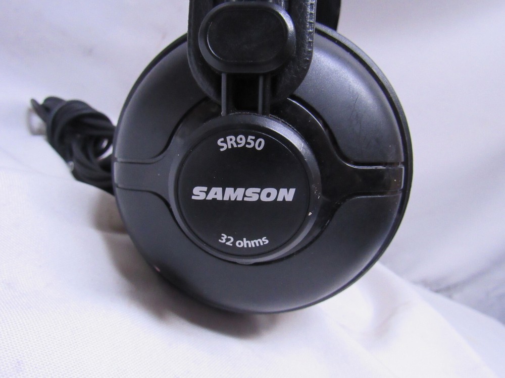 Samson SR950 Studio Headphones
