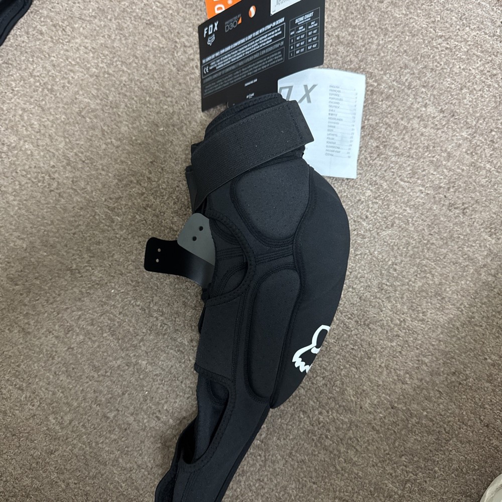 Fox Launch D30 Knee/Shin Guard Small