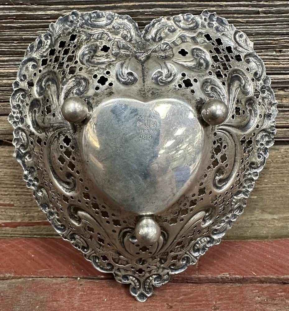 Gorham Sterling Silver Chantilly Pierced Heart Dish