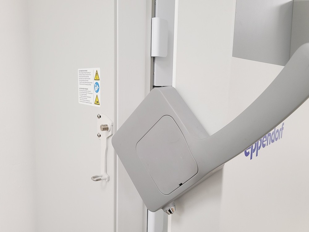 Eppendorf CryoCube F570n with Premium Version CO2 Backup Lab
