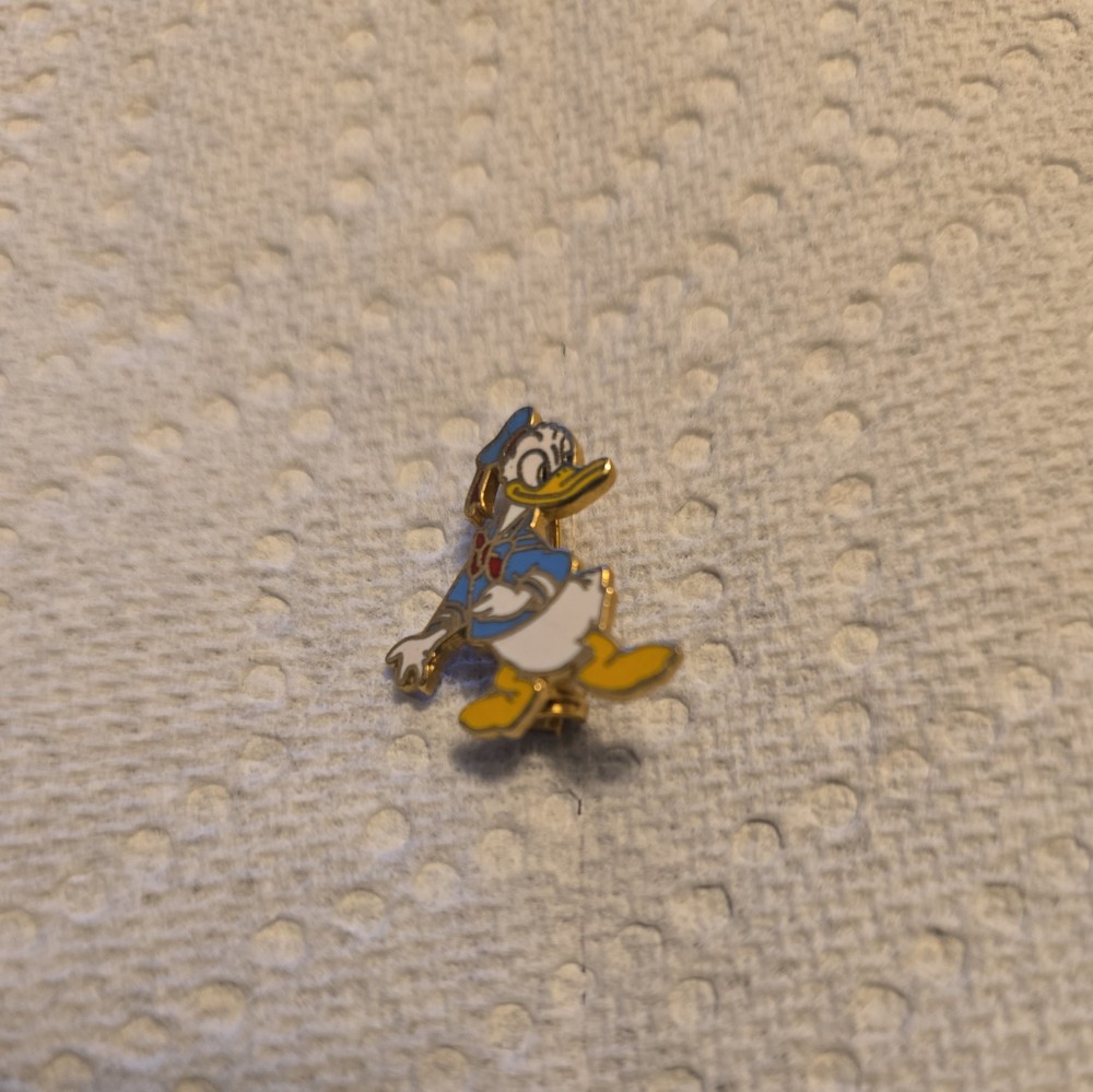 Donald Duck Disney Pin Nice Design
