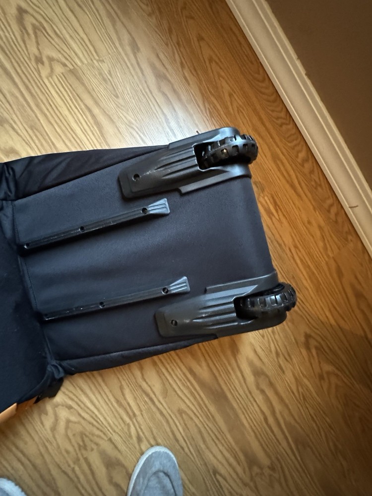 Odoland Rolling Ski Bag, New In Great Condition