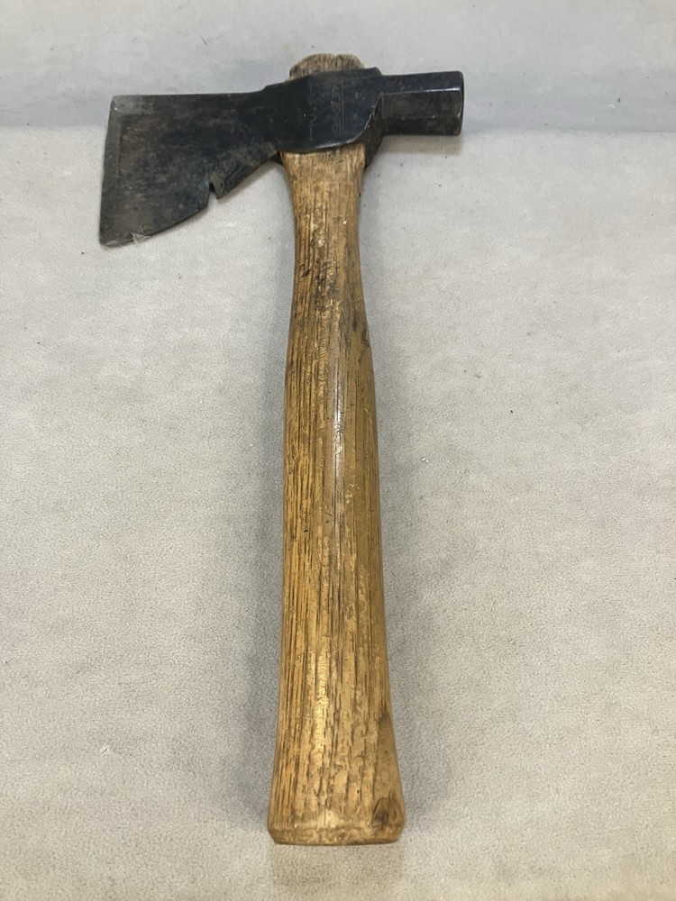 Vintage  True Temper carpenter's hatchet