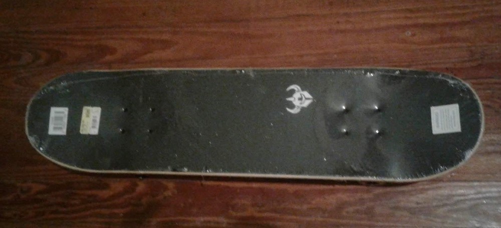 NEW  Dark Star DS40 full sized skateboard