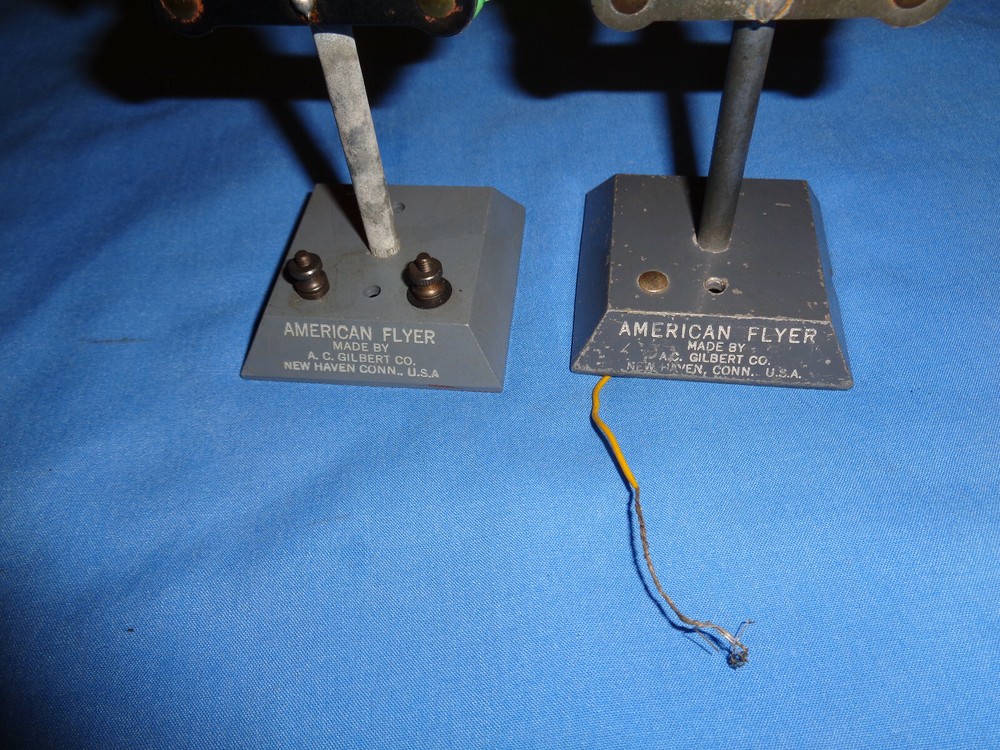 2 American Flyer #760 Automatic Highway Flasher's. Working