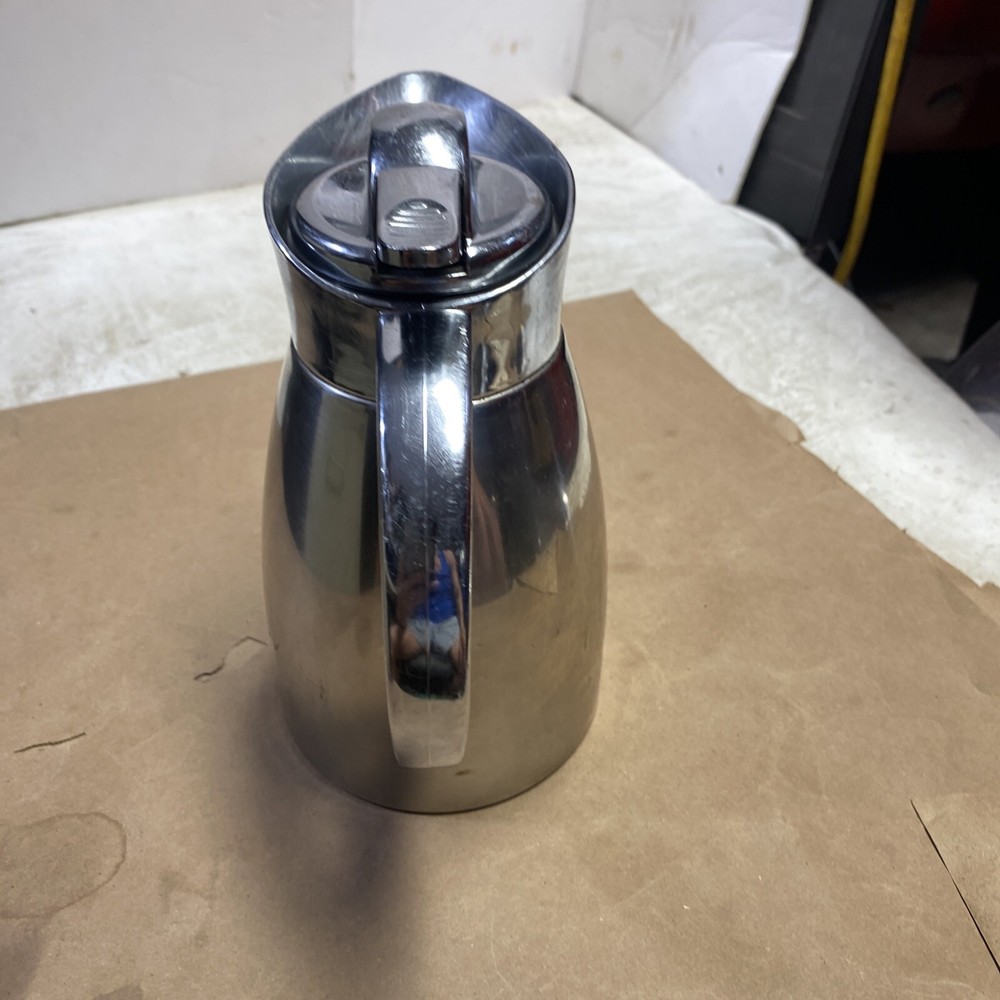 SERVICE IDEAS LVP1000 Elite Touch Push Button Server 1.0 L Polished Stainless