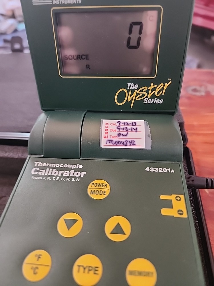EXTECH Instruments The Oyster 433201A Microprocessor Thermocouple Calibrator