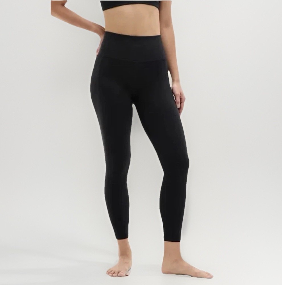 Athleta Salutation Stash High Rise 7/8 Legging size Small Black