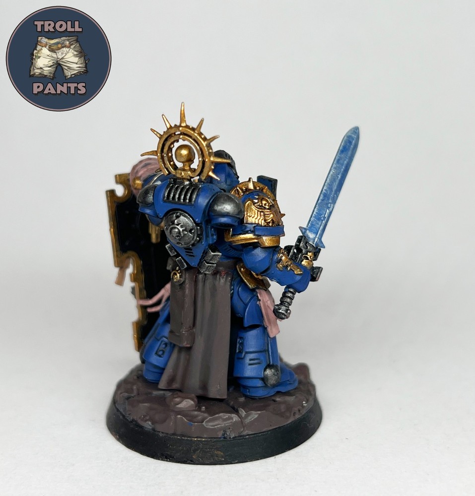Warhammer 40k - Ultramarines - Captain With Shield