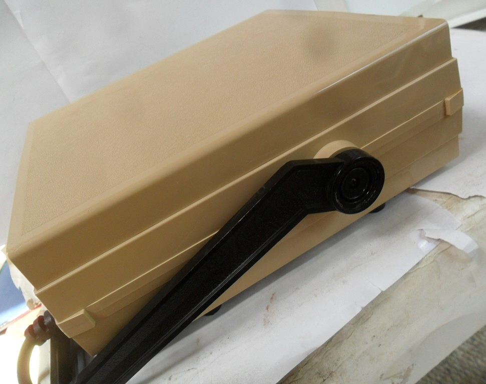 Clean Frequency Devices 901F Filter Amplifier Instrument Powers Up Sold UNTESTED