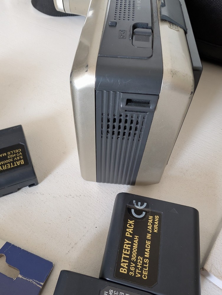 Sharp Viewcam VL-E630S camcorder Video recorder with extras– Tested working