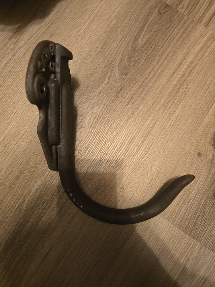 Savage Bros Taffy Pulling Hook