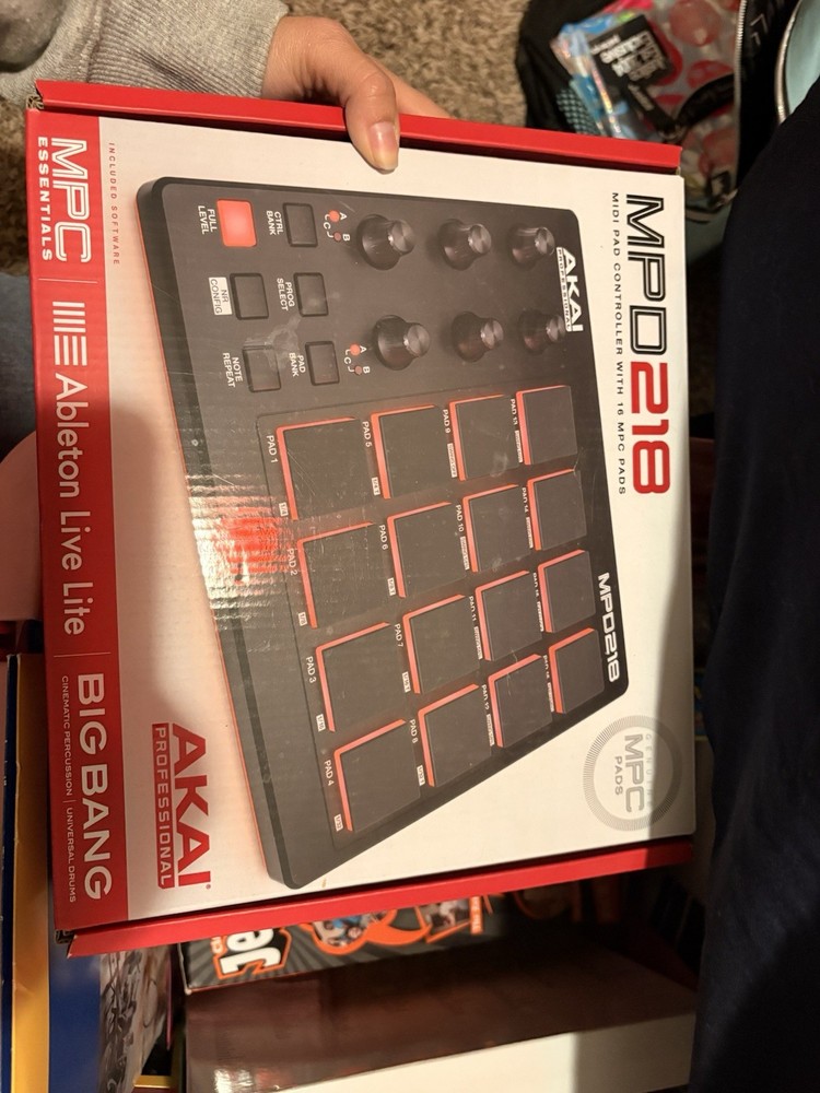 Akai Professional MIDI Drum Pad Controller MPD218