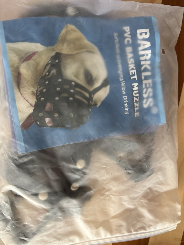 BARKLESS Dog studded Muzzle, Soft PVC Basket Muzzle for Medium sized Dogs NEW