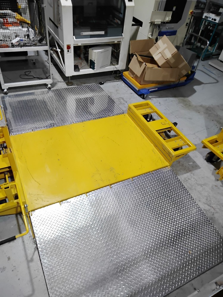 Nutting Link Steer Caster Trailer with Ramps
